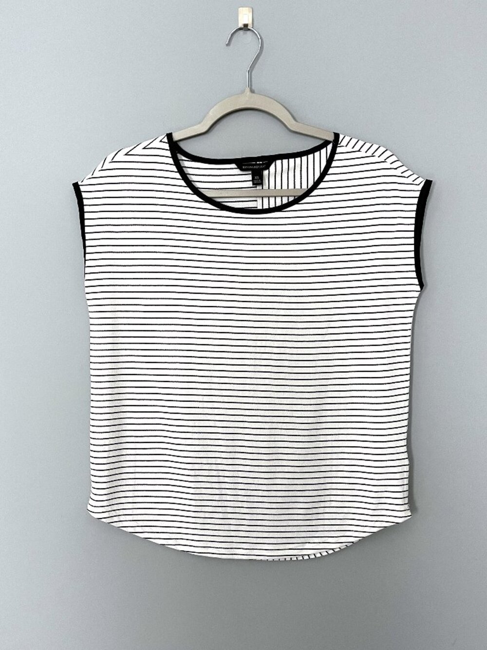 Banana Republic Blouse (White/Black) XS
